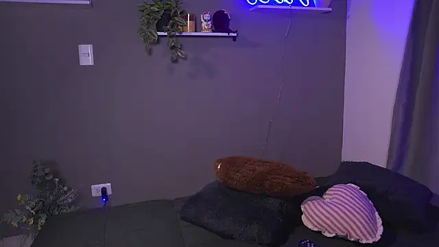 HannahEvanss online show from 10.03.25