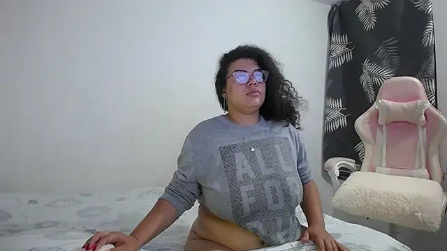 mabigomez00 online show from 09.26.25