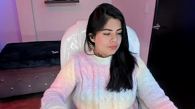 Snapshot of Catalinaa_martinez chatting on 02.25.25 Catalinaa martinez online show from 02.25.25