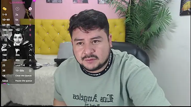 Snapshot of oso_dirty_ chatting on 01.15.25 oso dirty online show from 01.15.25