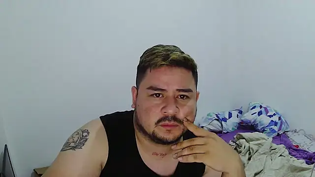 Snapshot of oso_dirty_ chatting on 09.08.25 oso dirty online show from 09.08.25