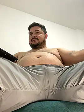 Snapshot of oso_dirty_ chatting on 11.15.25 oso dirty online show from 11.15.25