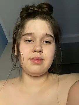 HornyGirlH online show from 12.22.24