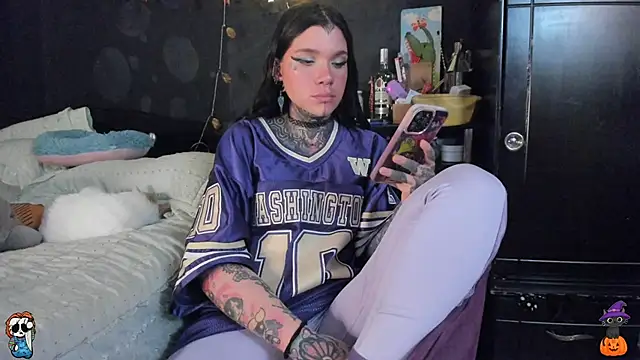 Lilmarieee online show from 10.29.25