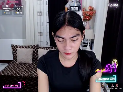 Snapshot of LAVIDALENATS chatting on 10.29.25 LAVIDALENATS online show from 10.29.25