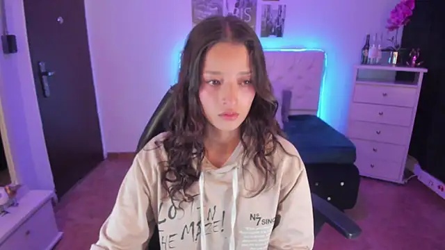 Amaia Daniells online show from 12.15.24