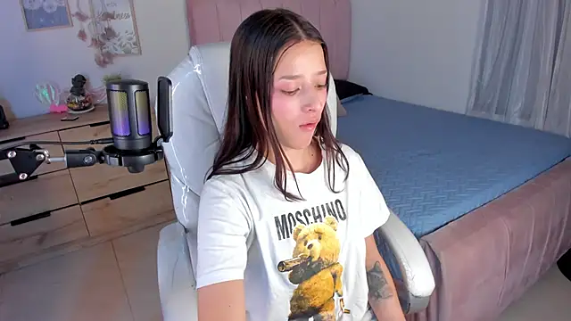 Amaia Daniells online show from 02.25.25