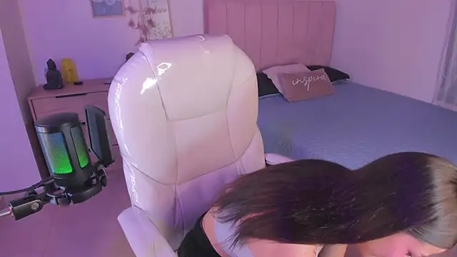 Amaia Daniells online show from 03.19.25