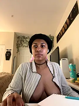 Snapshot of goddessxdreaxo chatting on 09.10.25 goddessxdreaxo online show from 09.10.25