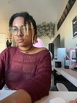 Snapshot of goddessxdreaxo chatting on 10.09.25 goddessxdreaxo online show from 10.09.25