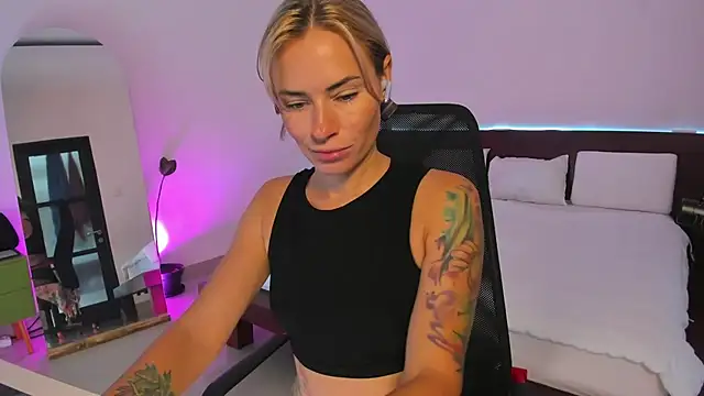 holy khloe online show from 02.13.25