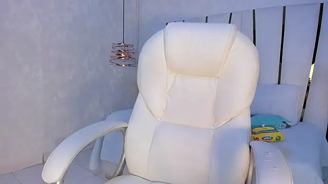 Meghan stonne  online show from 02.28.25