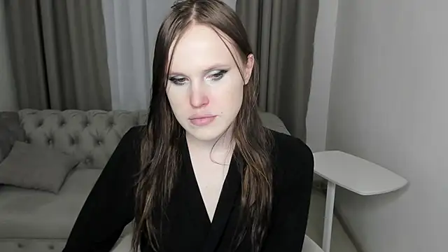 Snapshot of EffieMinki chatting on 04.24.26 EffieMinki online show from 04.24.26