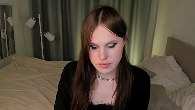 Snapshot of EffieMinki chatting on 05.18.26 EffieMinki online show from 05.18.26