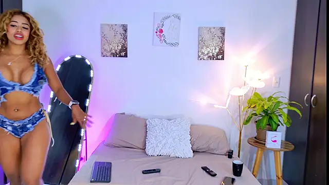 SarahCinnamon- online show from 05.08.26
