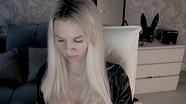 EvaRelusionJ online show from 10.29.25