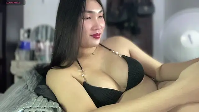 Miss Deliciousness online show from 07.04.26
