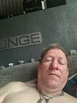 Snapshot of tomtom111111 chatting on 11.04.25 tomtom111111 online show from 11.04.25