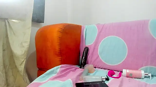 Snapshot of moana_taylor chatting on 12.17.24 moana taylor online show from 12.17.24