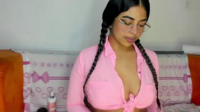 Snapshot of moana_taylor chatting on 01.30.25 moana taylor online show from 01.30.25