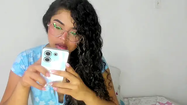 Snapshot of moana_taylor chatting on 02.26.25 moana taylor online show from 02.26.25