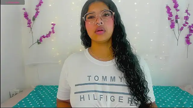 Snapshot of moana_taylor chatting on 09.11.25 moana taylor online show from 09.11.25