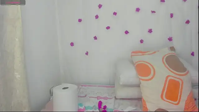 Snapshot of moana_taylor chatting on 10.02.25 moana taylor online show from 10.02.25