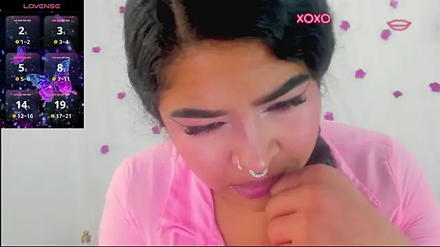 Snapshot of moana_taylor chatting on 10.17.25 moana taylor online show from 10.17.25