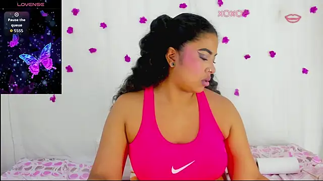 Snapshot of moana_taylor chatting on 11.23.25 moana taylor online show from 11.23.25