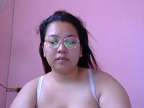 Snapshot of Boobsiemarie chatting on 05.18.26 Boobsiemarie online show from 05.18.26