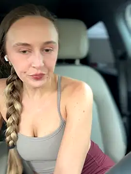 Snapshot of lunagirl13 chatting on 09.30.25 lunagirl13 online show from 09.30.25