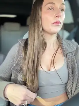 Snapshot of lunagirl13 chatting on 11.10.25 lunagirl13 online show from 11.10.25