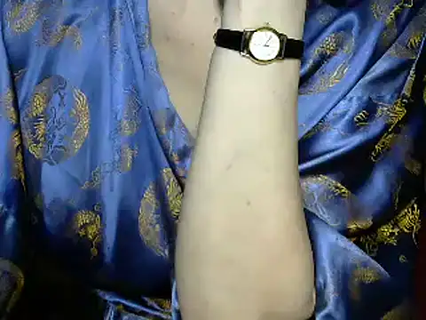 PrettyAndWild online show from 01.02.25