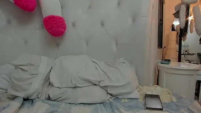 Burlesque XlX online show from 09.30.25