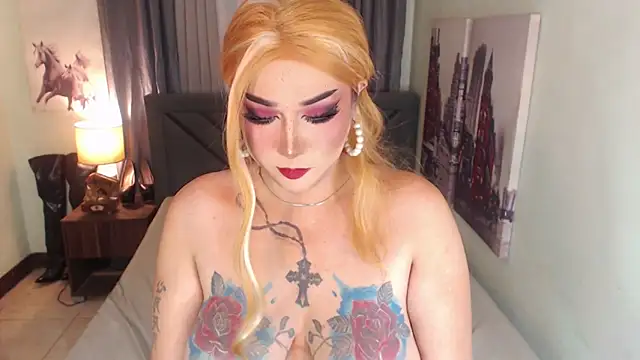 Snapshot of Transdomts4u chatting on 03.22.25 Transdomts4u online show from 03.22.25