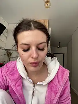 Snapshot of little_belucci chatting on 02.09.26 little belucci online show from 02.09.26