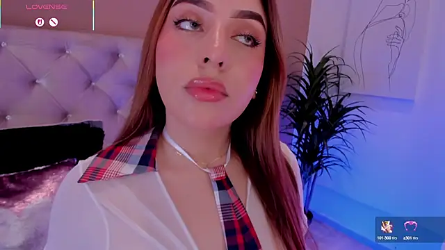 Snapshot of MaddyyLennon chatting on 03.08.25 MaddyyLennon online show from 03.08.25