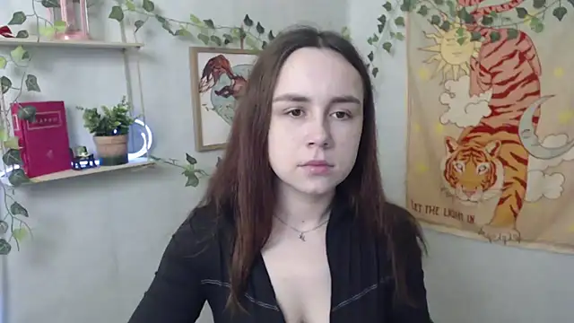 Snapshot of VeryVeryVeryShy_ chatting on 04.04.26 VeryVeryVeryShy online show from 04.04.26