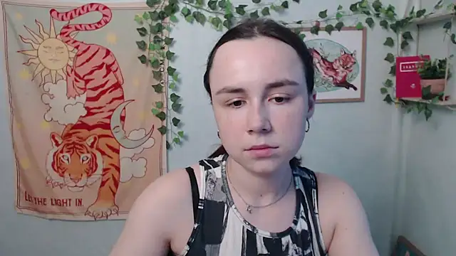 VeryVeryVeryShy  online show from 06.20.26