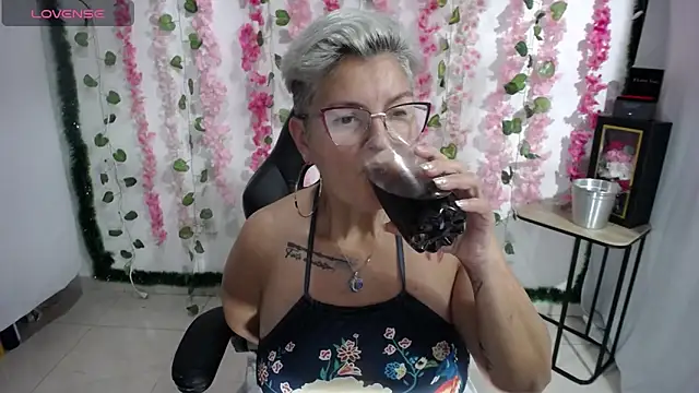 bety-cum2 online show from 02.15.25