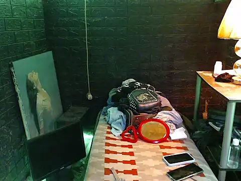 Snapshot of sweetsinner_xx chatting on 11.16.25 sweetsinner xx online show from 11.16.25