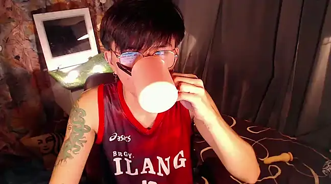 Snapshot of Sexy_Handsome_Drex chatting on 12.02.24 Sexy Handsome Drex online show from 12.02.24