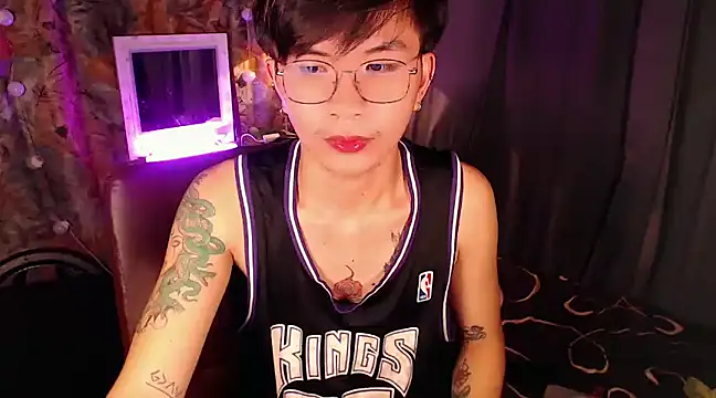 Snapshot of Sexy_Handsome_Drex chatting on 12.03.24 Sexy Handsome Drex online show from 12.03.24