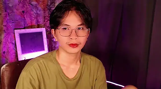 Snapshot of Sexy_Handsome_Drex chatting on 12.24.24 Sexy Handsome Drex online show from 12.24.24