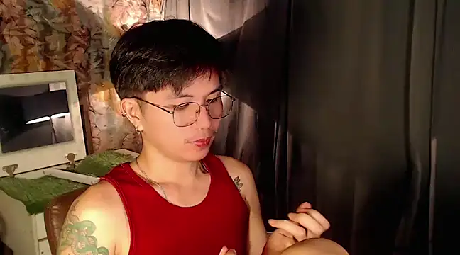 Snapshot of Sexy_Handsome_Drex chatting on 02.14.25 Sexy Handsome Drex online show from 02.14.25