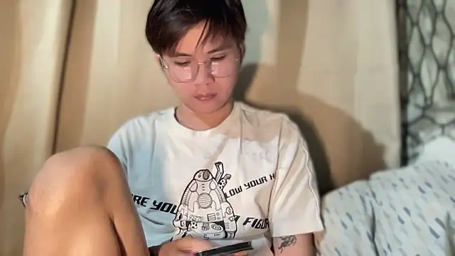 Snapshot of Sexy_Handsome_Drex chatting on 09.25.25 Sexy Handsome Drex online show from 09.25.25