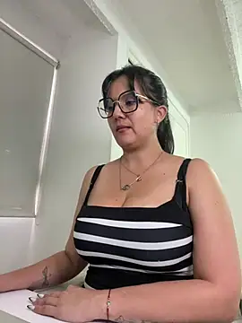 SWEETLILY18 online show from 03.04.25