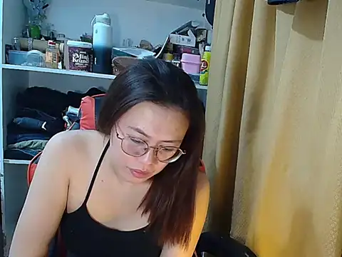 Snapshot of crizzybel chatting on 04.30.26 crizzybel online show from 04.30.26