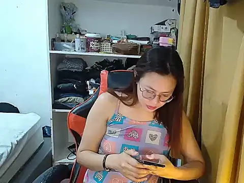Snapshot of crizzybel chatting on 05.04.26 crizzybel online show from 05.04.26