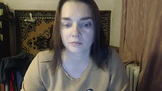 Snapshot of AlisaLaDiva chatting on 12.19.25 AlisaLaDiva online show from 12.19.25